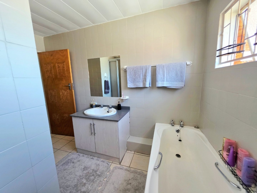 3 Bedroom Property for Sale in Arboretum Free State